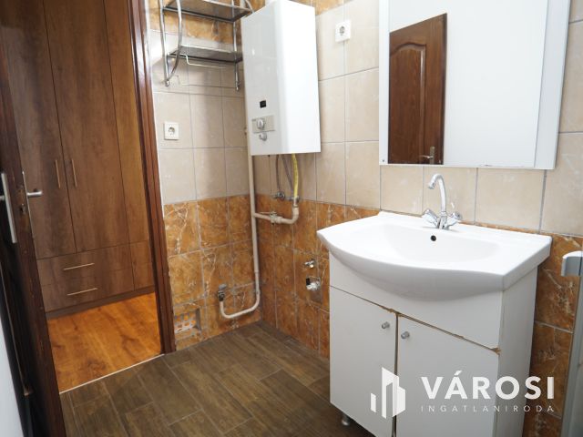 Kodály utcában első emeleti, erkélyes lakás