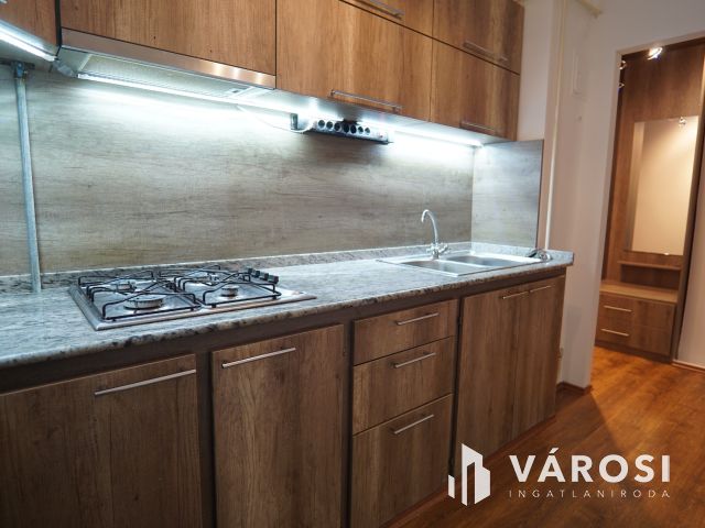 Kodály utcában első emeleti, erkélyes lakás