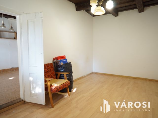 Zalakaroson családi kis családi ház kis udvarral