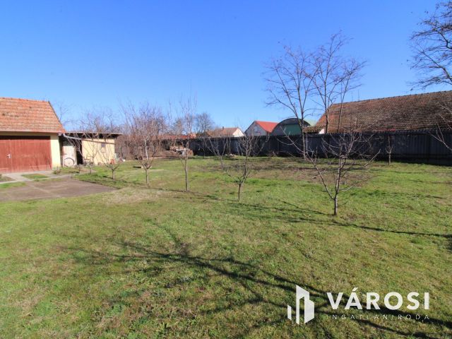 Jó szerkezetű ház Vésztőn.