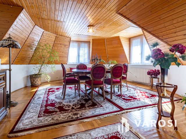 Turai kastély mellett, 4 szoba, nappalis családi ház eladó