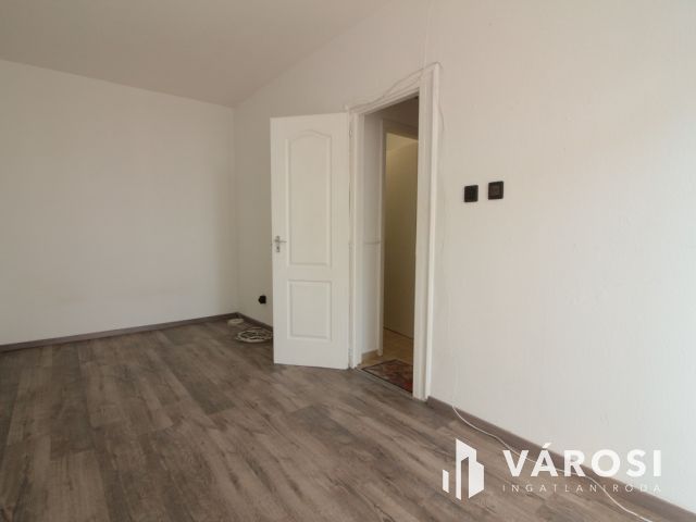 Rózsa utcában eladó lakás