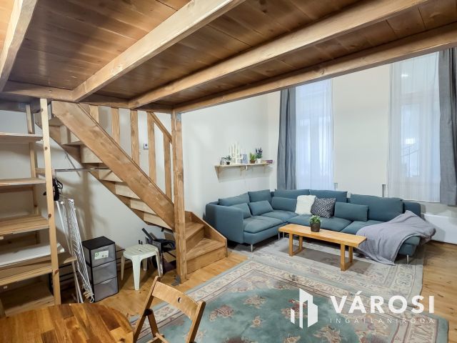 Bútorozott, felszerelt galériás lakás körúttól 1 utcára