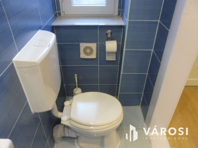 Tökéletes helyen,pénztárca barát kis lakás eladó.