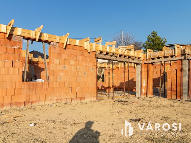 Panorámás ikerház fél  Tinnyén a  királyvölgy lakoparkban