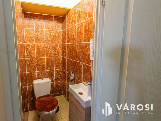 Energiahatékony családi ház Dunakeszin 2 lakással