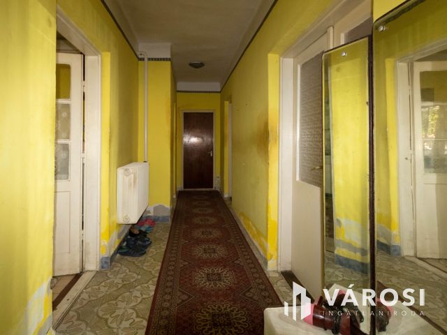 Sarkadkeresztúr csendes kis utcájában családiház eladó