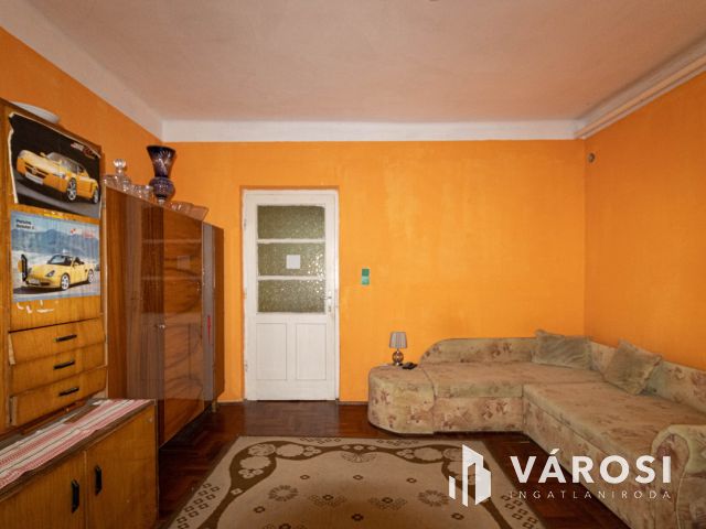 Sarkadkeresztúr csendes kis utcájában családiház eladó