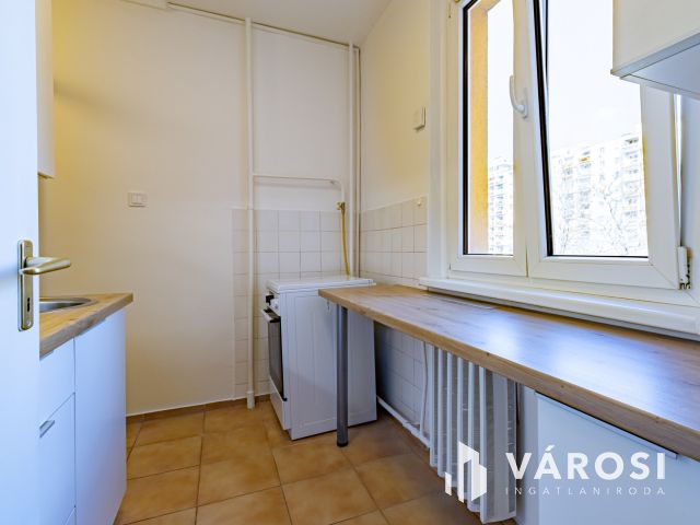 Rákospalotán a Szent Korona útján, panellakás eladó