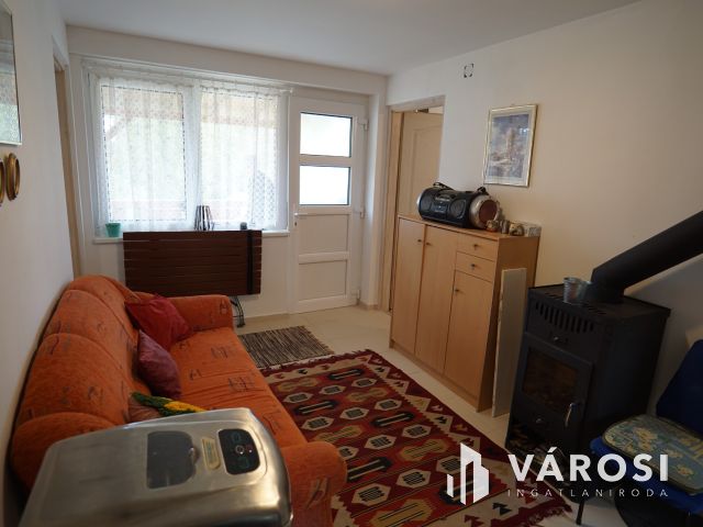 Fonyódligeten, felújított kis Nyaraló