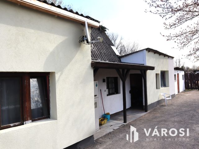 2 lakásos családi ház Siófok csendes részén eladó