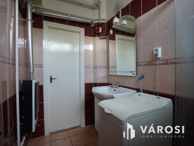 Belváros közeli lakás csendes környéken