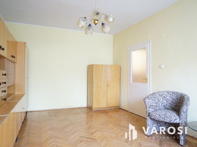 Belváros közeli lakás csendes környéken