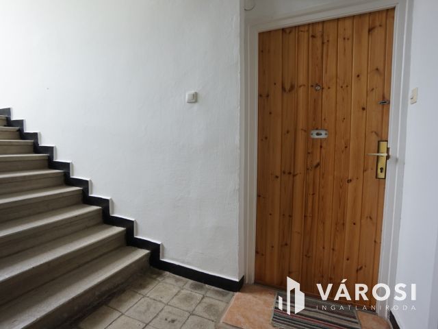 Belváros közeli lakás csendes környéken