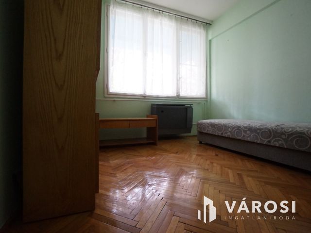 Belváros közeli lakás csendes környéken