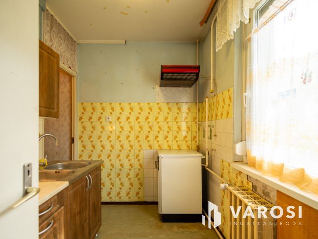 Felújítandó panelprogramos a Hont Ferenc utcában