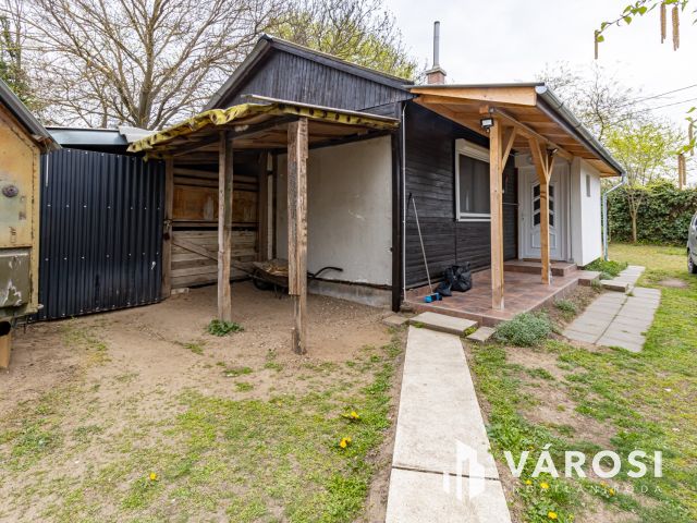 Művelés alól kivont zártkert, Szentmártonkátán eladó