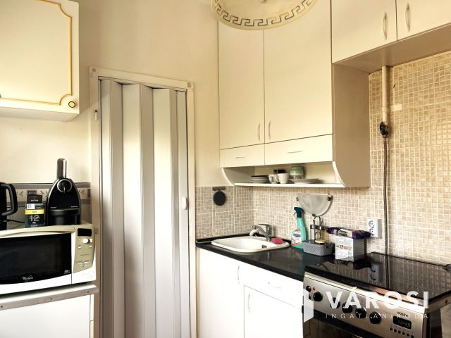 Lakható, kiadható vagy felújítható 2 szobás erkélyes lakás