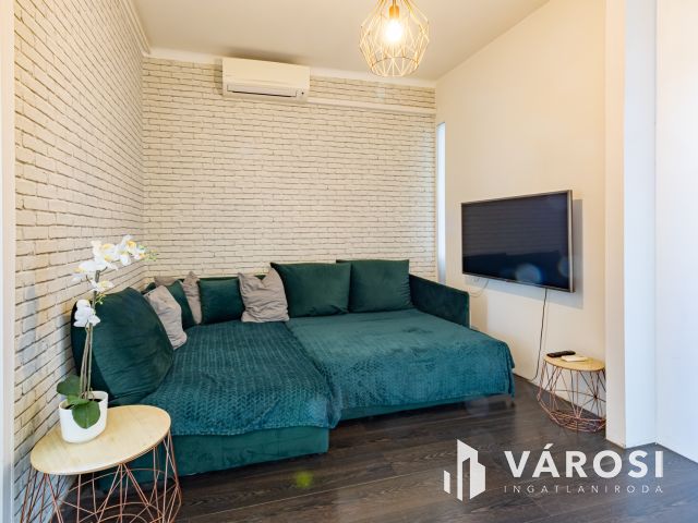 Ecseri úti metrónál, csúsztatott zsalus,erkélyes lakás eladó