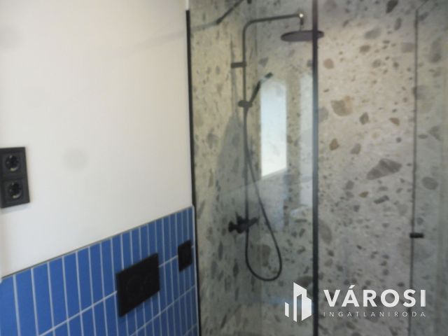 5 Csillagos földszinti lakás Újszegeden Kiadó.