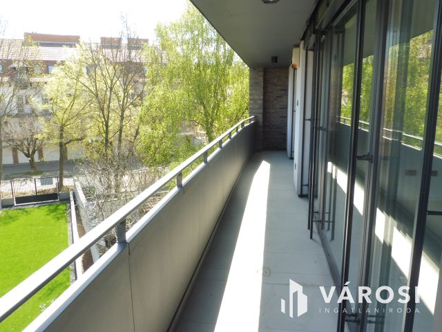 5 Csillagos második emeleti lakás Újszegeden Kiadó.